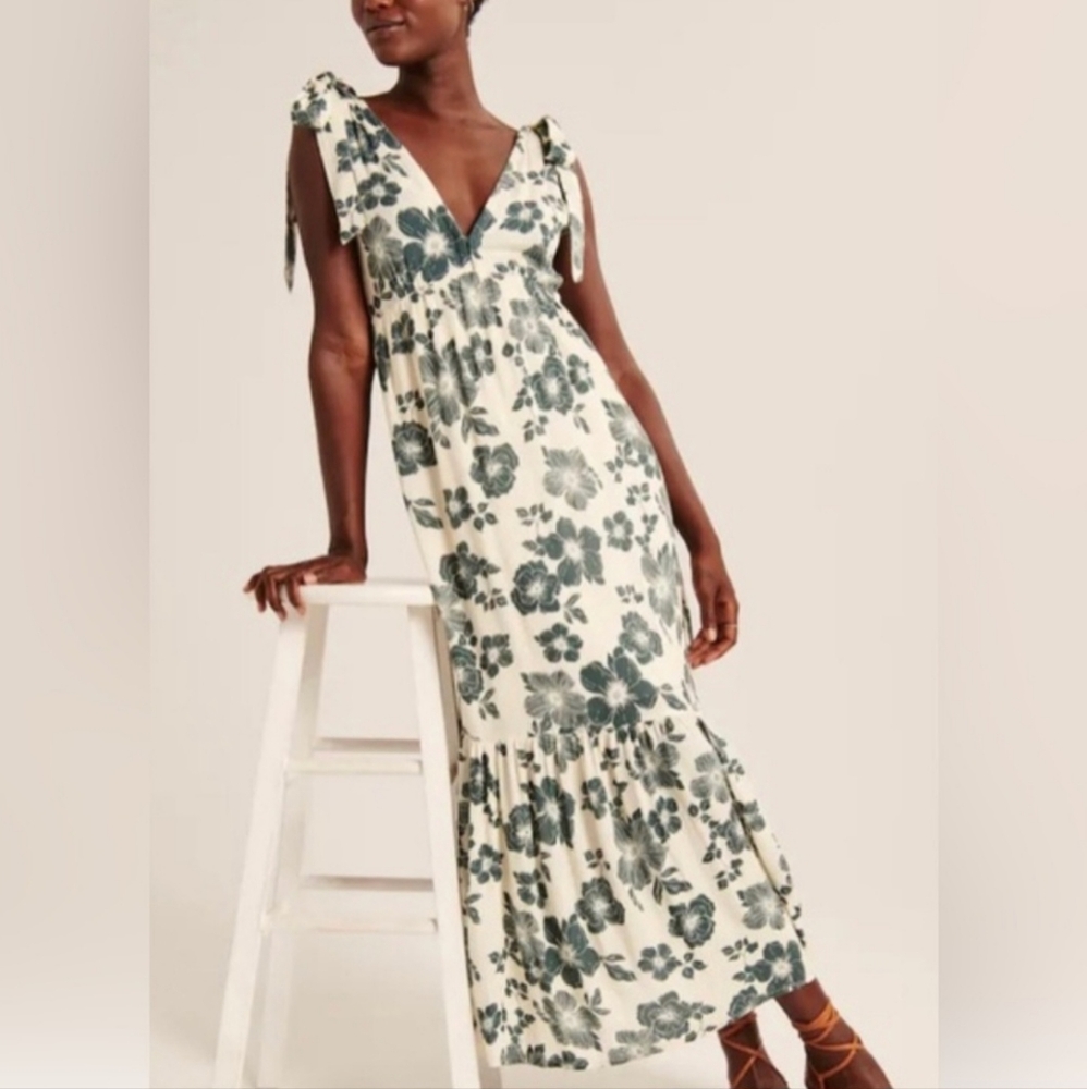 New ABERCROMBIE & FITCH Green Floral Tiered Adjustable Tie Strap Maxi Dress M